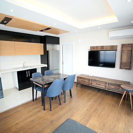 Flower City Suits Aparthotel ยาโลวา ภายนอก รูปภาพ