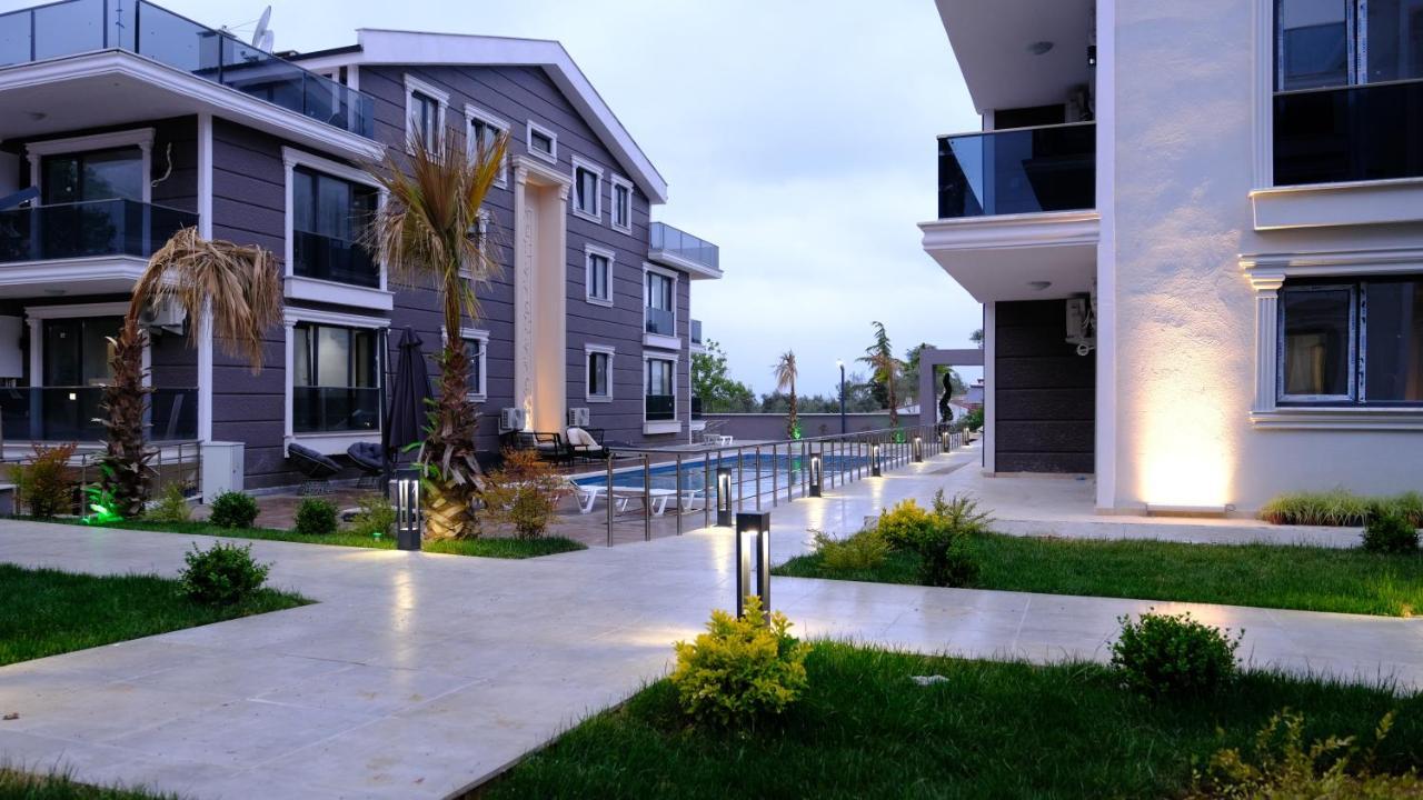 Flower City Suits Aparthotel ยาโลวา ภายนอก รูปภาพ