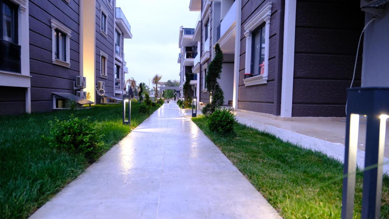 Flower City Suits Aparthotel ยาโลวา ภายนอก รูปภาพ