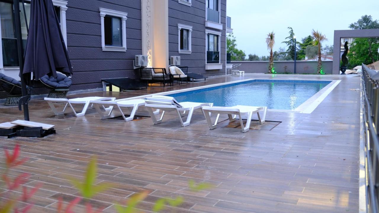Flower City Suits Aparthotel ยาโลวา ภายนอก รูปภาพ