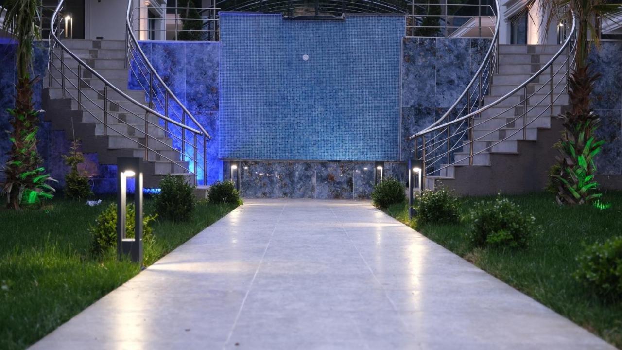 Flower City Suits Aparthotel ยาโลวา ภายนอก รูปภาพ