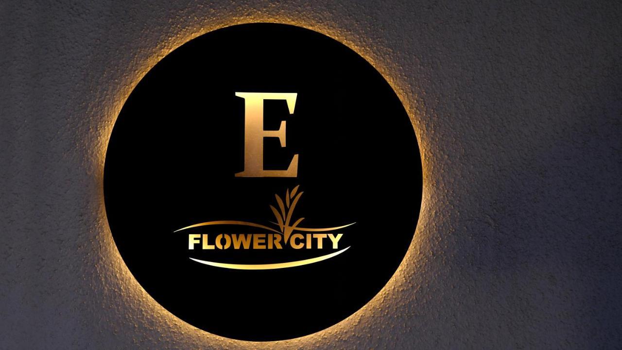 Flower City Suits Aparthotel ยาโลวา ภายนอก รูปภาพ
