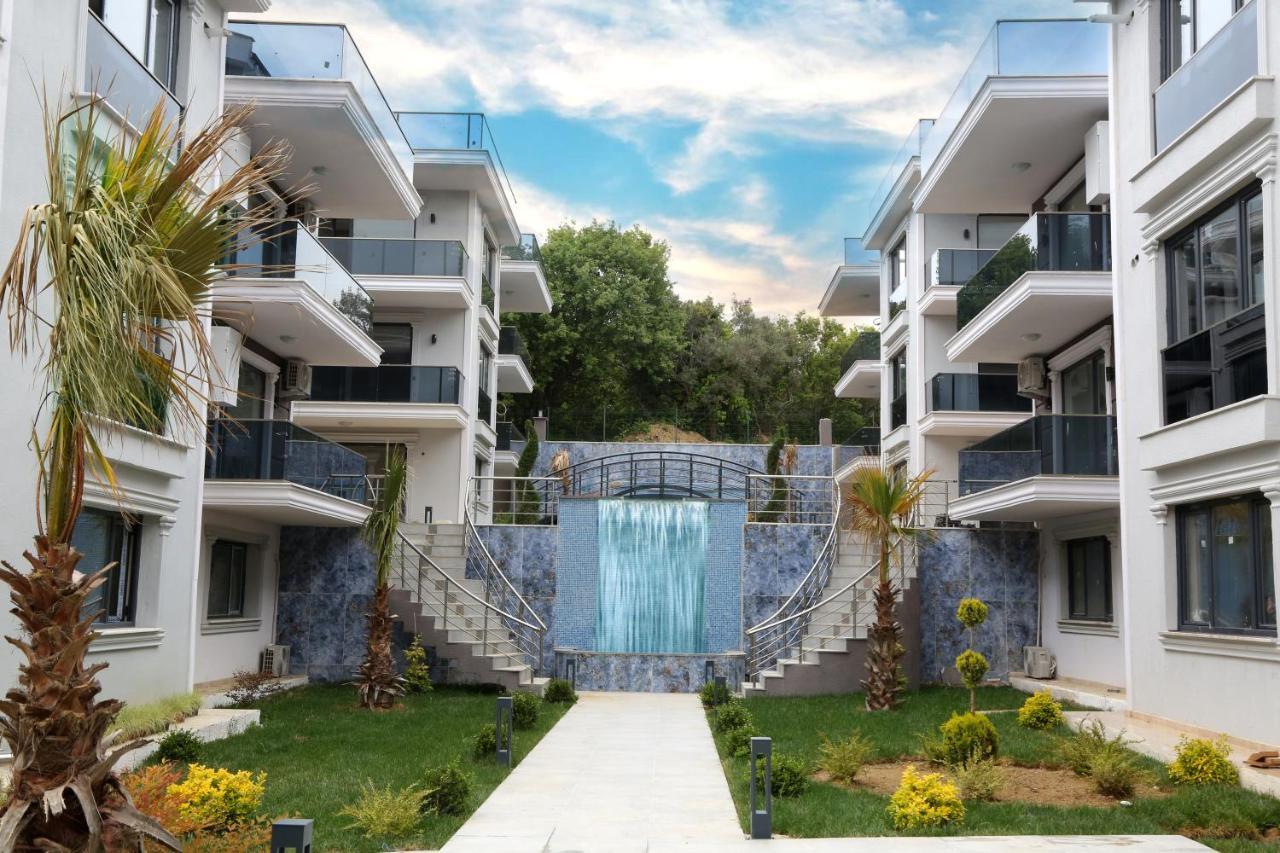 Flower City Suits Aparthotel ยาโลวา ภายนอก รูปภาพ