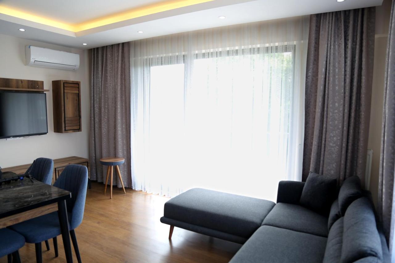 Flower City Suits Aparthotel ยาโลวา ภายนอก รูปภาพ