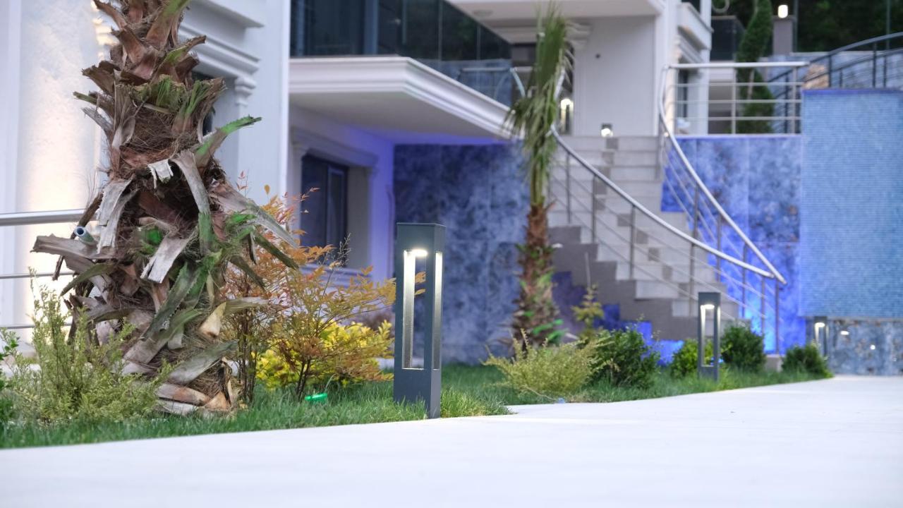 Flower City Suits Aparthotel ยาโลวา ภายนอก รูปภาพ