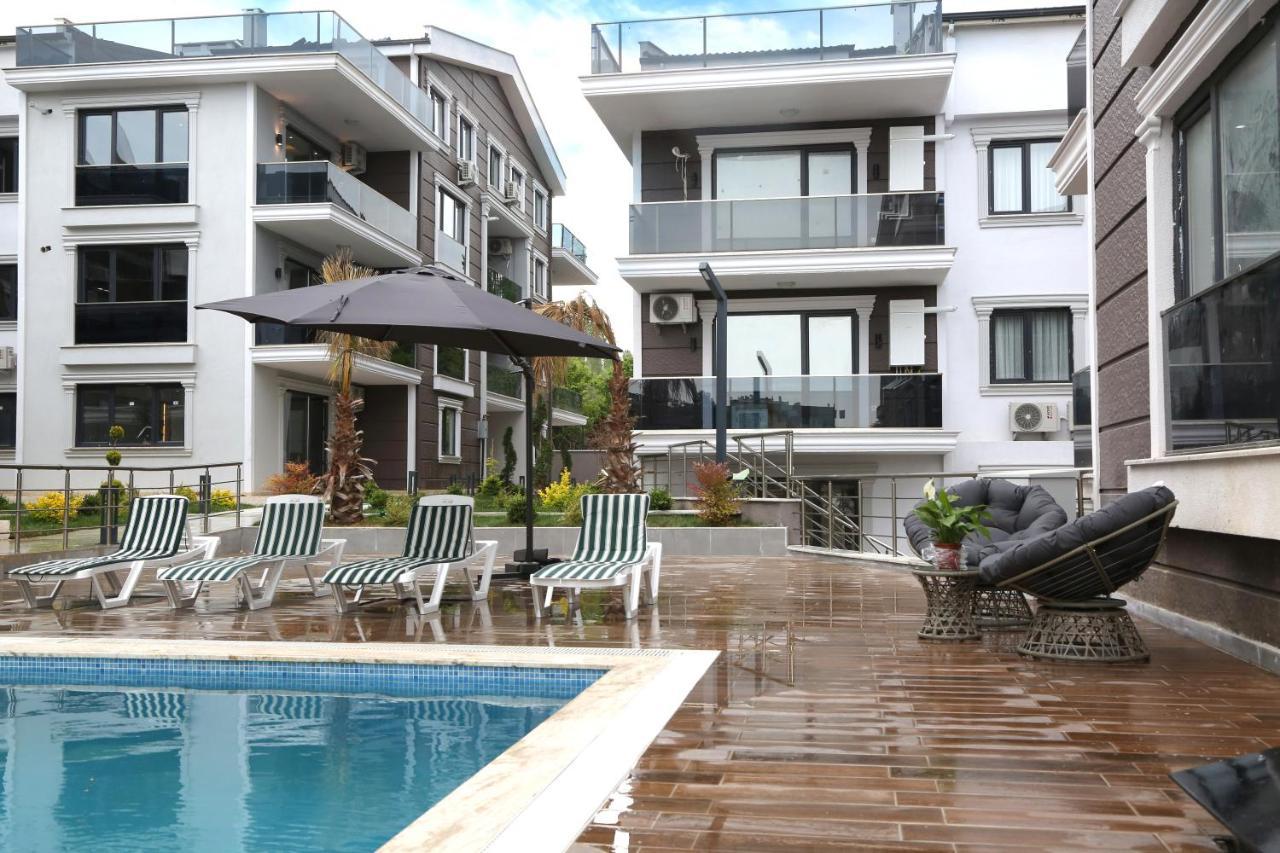 Flower City Suits Aparthotel ยาโลวา ภายนอก รูปภาพ