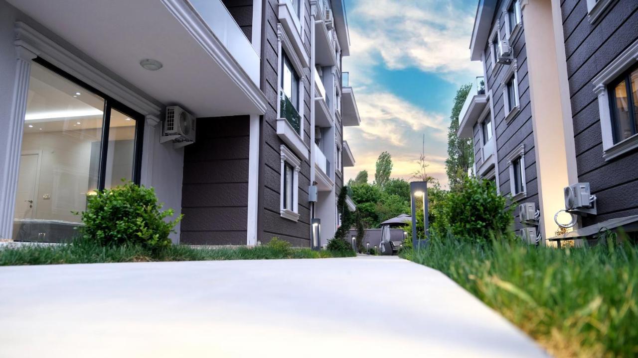 Flower City Suits Aparthotel ยาโลวา ภายนอก รูปภาพ