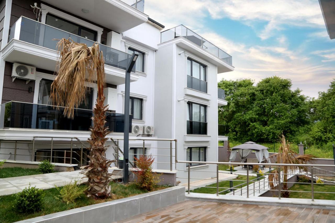 Flower City Suits Aparthotel ยาโลวา ภายนอก รูปภาพ