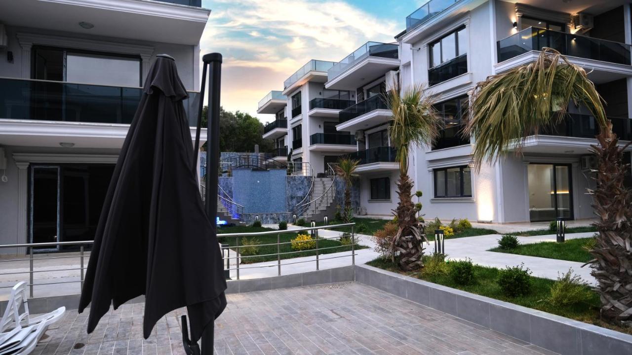 Flower City Suits Aparthotel ยาโลวา ภายนอก รูปภาพ