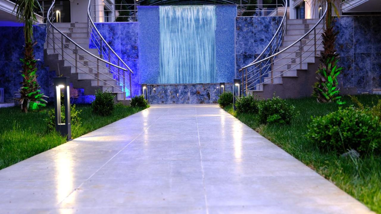 Flower City Suits Aparthotel ยาโลวา ภายนอก รูปภาพ
