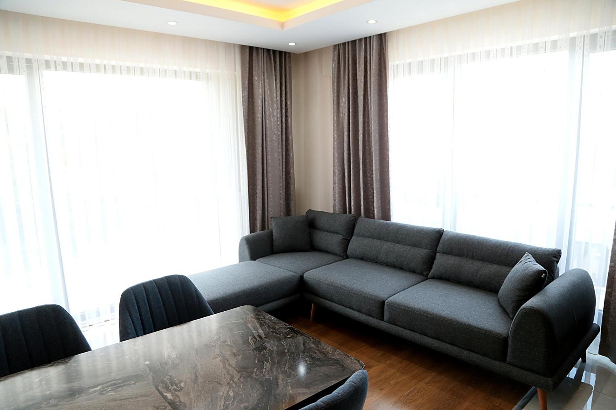 Flower City Suits Aparthotel ยาโลวา ภายนอก รูปภาพ